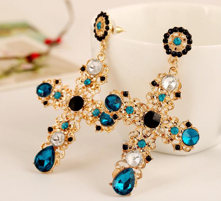 Cross Pattern Rhinestone Earring (One Piece)