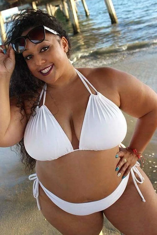 Plus Size White Halter Two Pieces Bikini Swimsuit Set