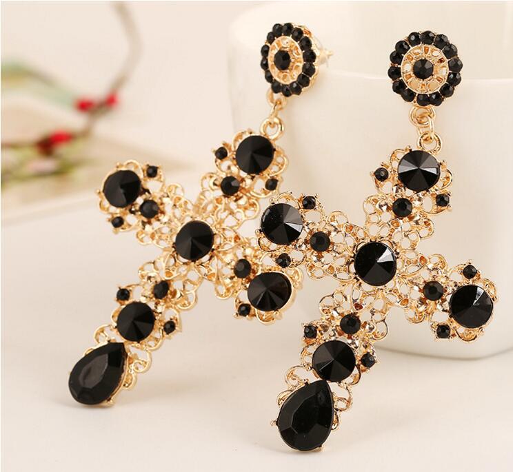 Cross Pattern Rhinestone Earring (One Piece)